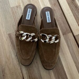 Steve Madden Brown Mules with Gold Chain